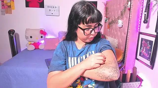 Chat +18 de LillyCandy ao vivo