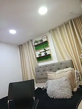 sasi_luna live XXX chat