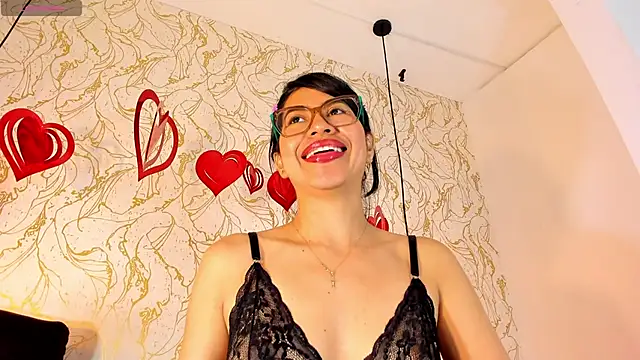 BRITANY_WELLS_ Adlı Modelin Canlı XXX Sohbeti