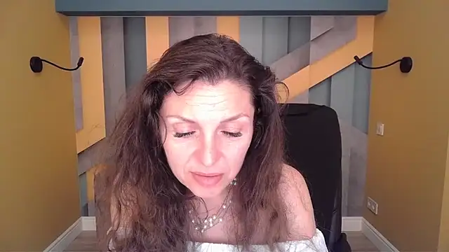 EllaLong Chat XXX live