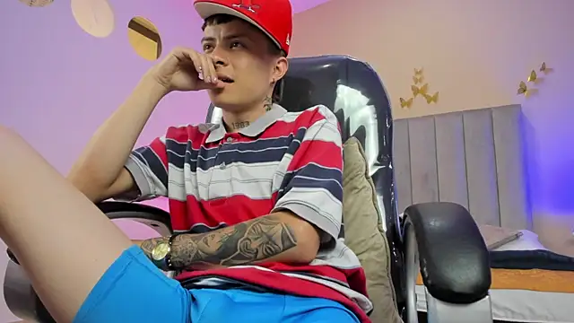 Nascary_Fox élő XXX-chatje