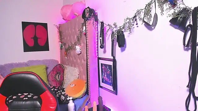 Chat +18 de LillyCandy ao vivo