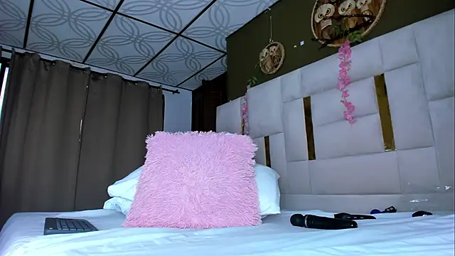 Mia_scarlet69: απευθείας συνομιλία ΧΧΧ