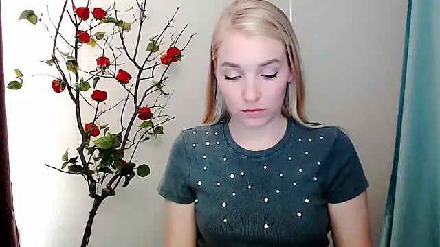 Queen_ofLove Adlı Modelin Canlı XXX Sohbeti