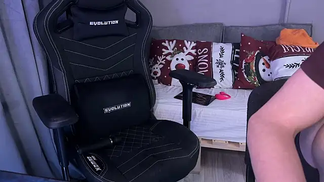 Chat +18 de cutemilana_sexwife ao vivo