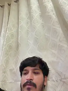 youngcoupleloverose Adlı Modelin Canlı XXX Sohbeti