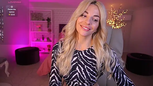 Chat +18 de BellaRayyy ao vivo