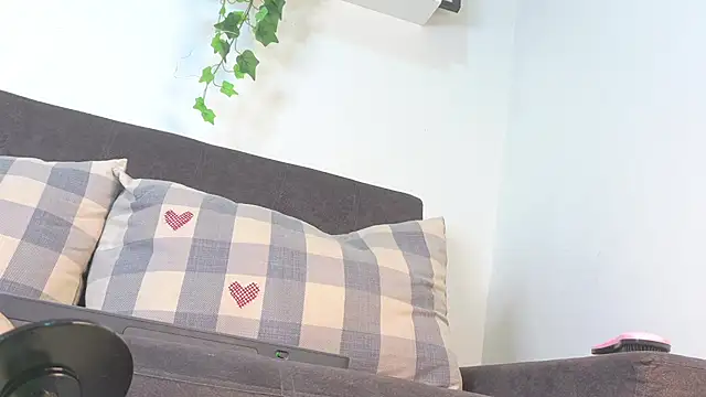 Chat +18 de Miia_Anderson ao vivo