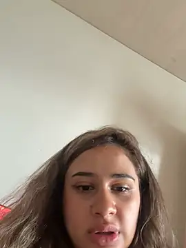 BabyKathy Adlı Modelin Canlı XXX Sohbeti