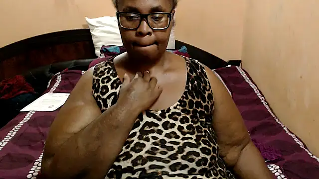 Chat +18 de ZOQULUx ao vivo