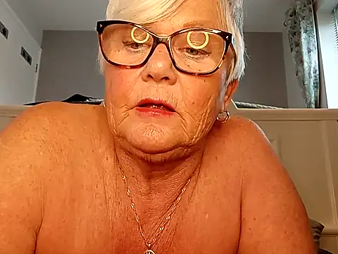 suesinner Chat XXX live