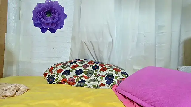 Filipina_Desire live XXX chat