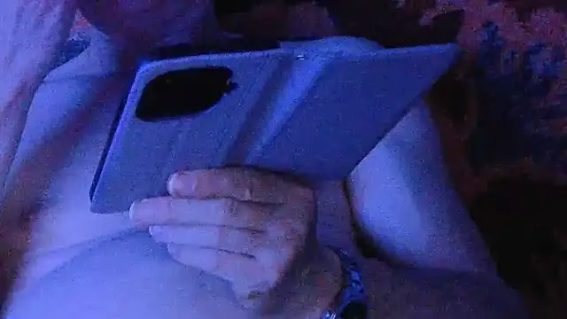 แชท XXX สดของ cumloverboyxx69