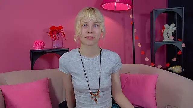 HannahHollis Show in webcam