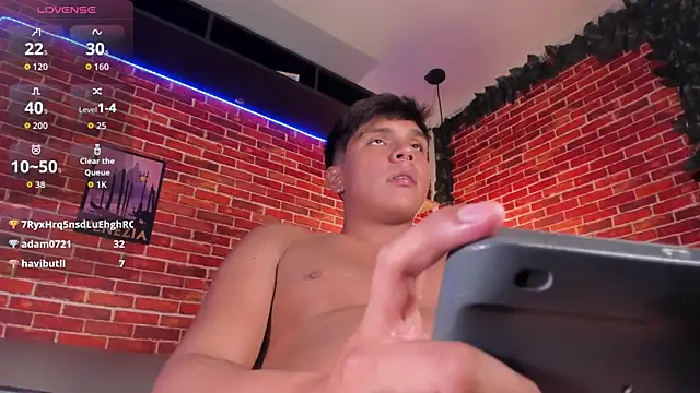 Thiago_KozakのライブXXXチャット