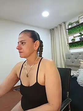 sasi_luna live XXX chat