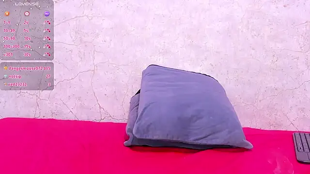 LiisaChase live XXX chat