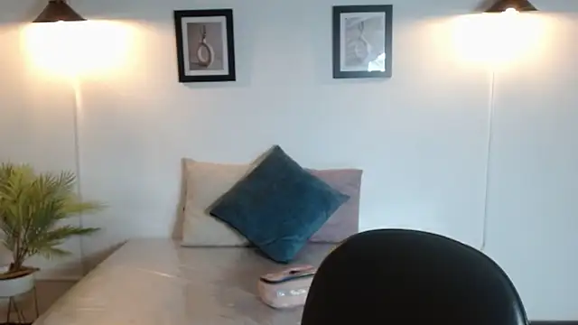 Chat +18 de Juliana__lx ao vivo