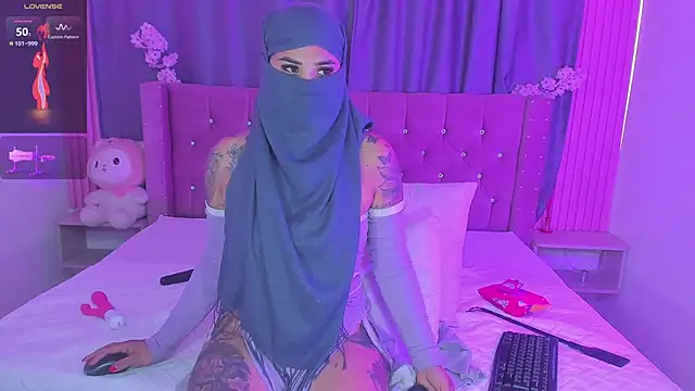 Nayla-Mouna's Live XXX Chat