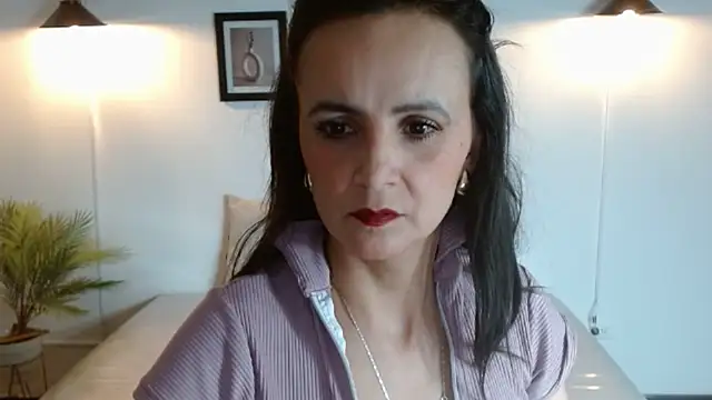 Chat +18 de Juliana__lx ao vivo