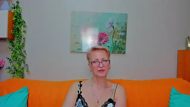 iamyourdream89 Adlı Modelin Canlı XXX Sohbeti