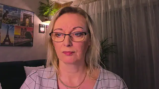 Show modela vanessa_chat na web-kameri