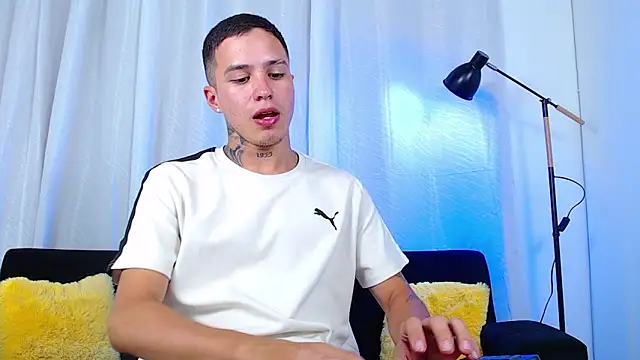 Chat XXX en directo de Cumandres18