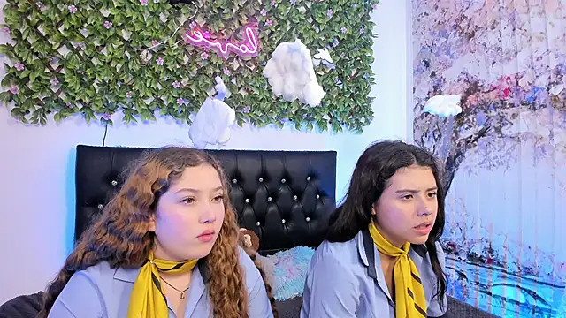 Pertunjukan Kamera Web valeria_and_zoe