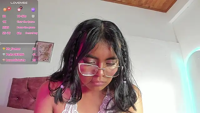 luna_velveth's Live XXX Chat