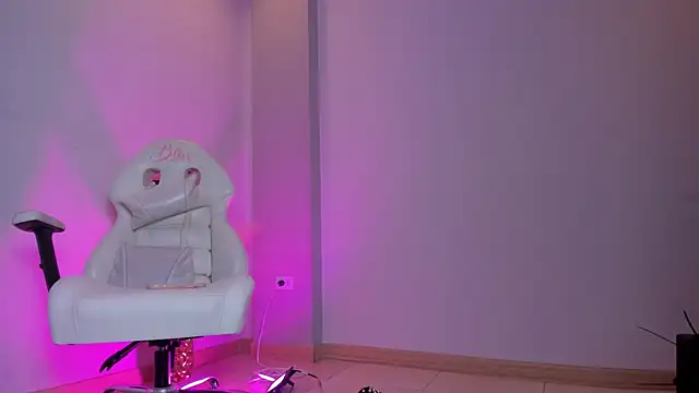 stefy_bratz élő XXX-chatje