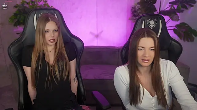 Chat XXX en directo de Charlotte_Dreams