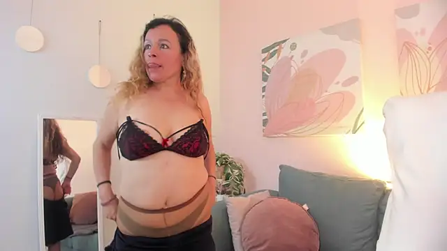 Ivonne_4 Live XXX Chat