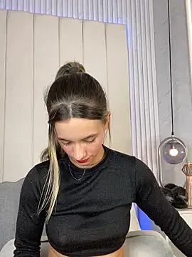 XXX chat uživo modela JuliaColemann