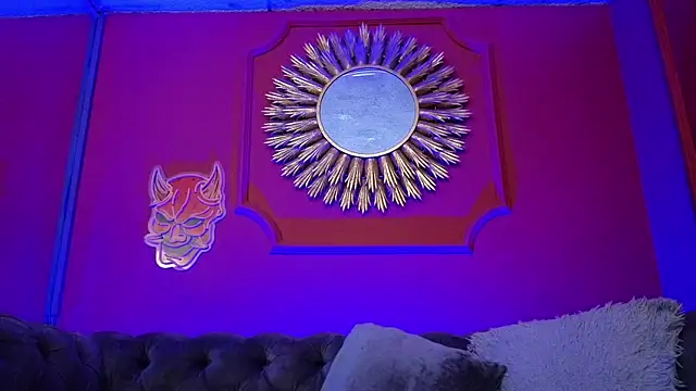 Julieta_Russell Chat XXX live