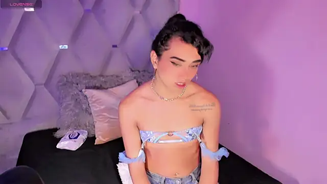 Daniiela_Ember Pertunjukan Webcam