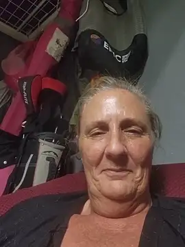 SultrySummer68 Live XXX Chat