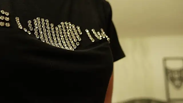 katt_eyes_ 即時 XXX 聊天