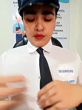 MAYE__13 élő XXX-chatje