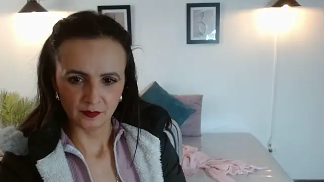 Czat XXX na żywo – Juliana__lx