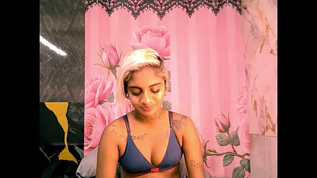 indian_barbie: διαδικτυακό σόου στην κάμερα