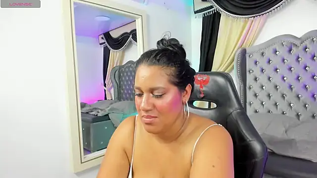 ZelinaEvans' Live XXX Chat