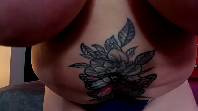 Chat XXX ao vivo de ScarletBigTitties