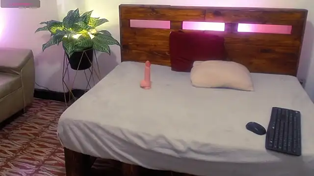 Yeseniaa25_ live XXX chat