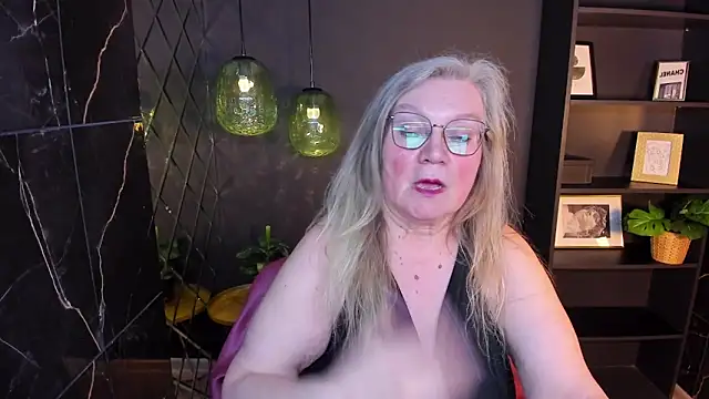 NataliMellow Adlı Modelin Canlı XXX Sohbeti