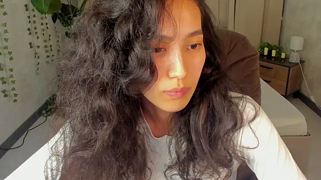 Chat +18 de FlirtyAura ao vivo