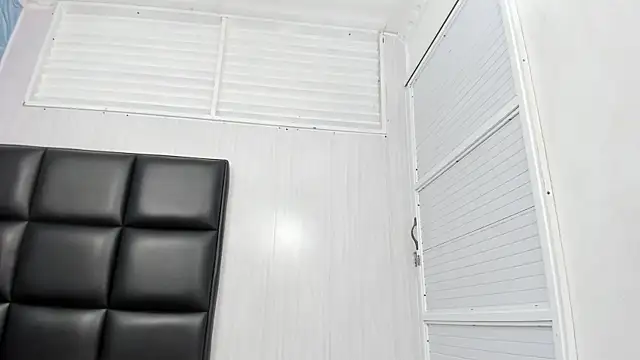 Chat XXX en directo de sky_velvet