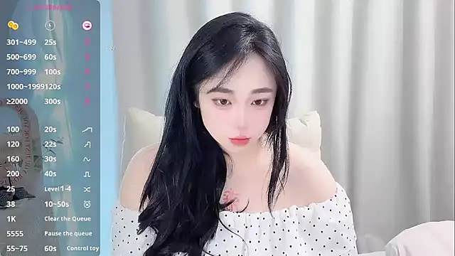 Love-hanzaizai718 Show Webcam