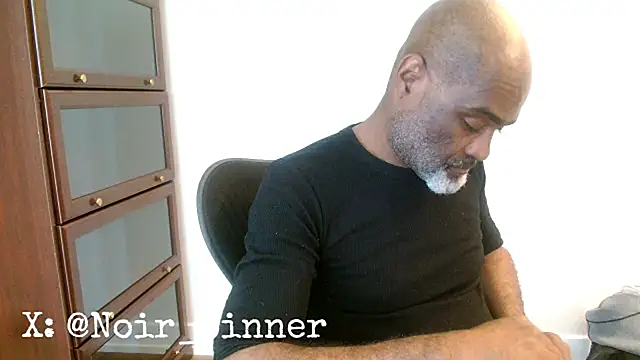 Pertunjukan Kamera Web sinnernoir