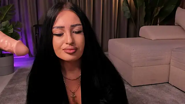 EmeraldKat Adlı Modelin Canlı XXX Sohbeti