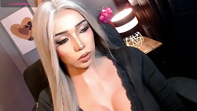 xUrGoddess_islaCumsAlotx Show Webcam